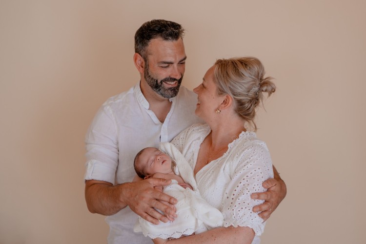 Magische sprookjesachtige Newbornfoto's door de Newbornfotograaf te Antwerpen Magische sprookjesachtige Newbornfoto's door de Newbornfotograaf te Antwerpen