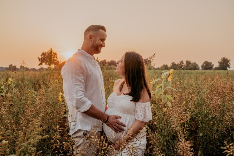 zwangerschaps fotoshoot fotograaf Hoogstraten zwangerschaps fotoshoot fotograaf Hoogstraten