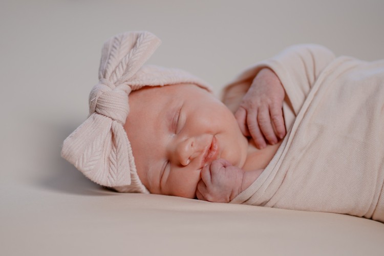 Magische sprookjesachtige Newbornfoto's door de Newbornfotograaf te Antwerpen Magische sprookjesachtige Newbornfoto's door de Newbornfotograaf te Antwerpen